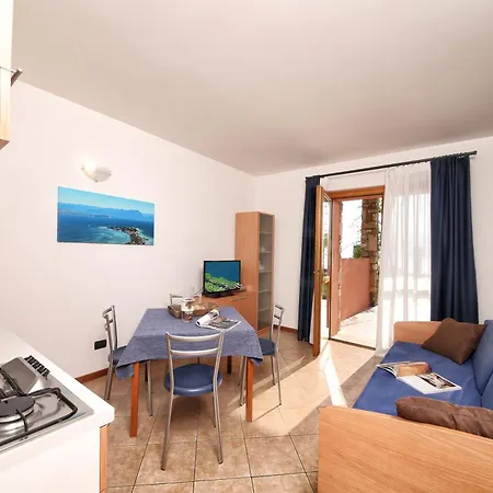 Aparthotel Borgo Dei Limoni - Con Garage 3*