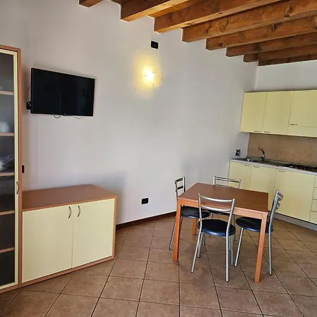 Borgo Dei Limoni - Con Garage Aparthotel 3*