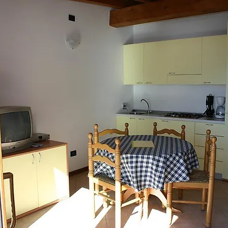 Borgo Dei Limoni - Con Garage Aparthotel 3*