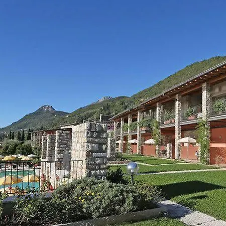 Aparthotel Borgo Dei Limoni - Con Garage 3*