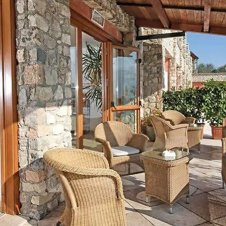 Borgo Dei Limoni - Con Garage Aparthotel 3*