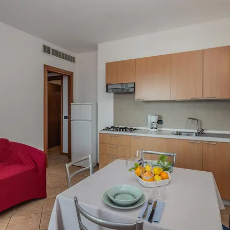 Borgo Dei Limoni - Con Garage 4* غارنانو