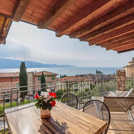 Borgo Dei Limoni - Con Garage 4* غارنانو
