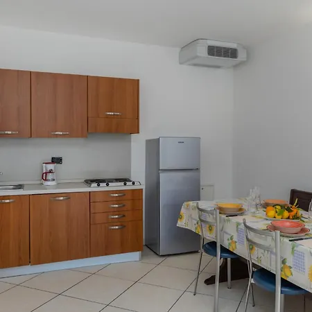 Borgo Dei Limoni - Con Garage شقة فندقية غارنانو