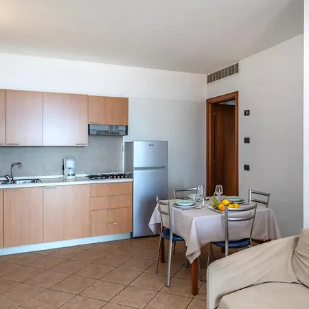 Borgo Dei Limoni - Con Garage شقة فندقية 4*