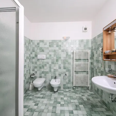 Borgo Dei Limoni - Con Garage 4* غارنانو